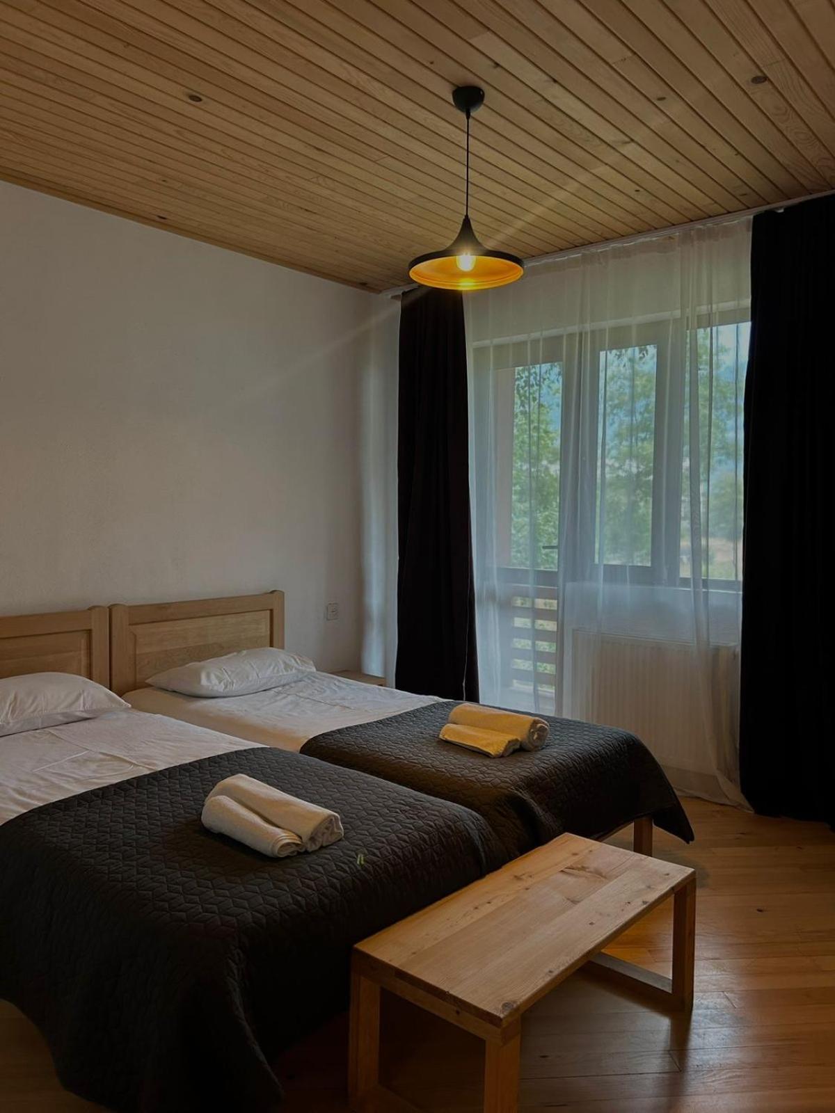 Beko'S Garden Inn Местія Екстер'єр фото