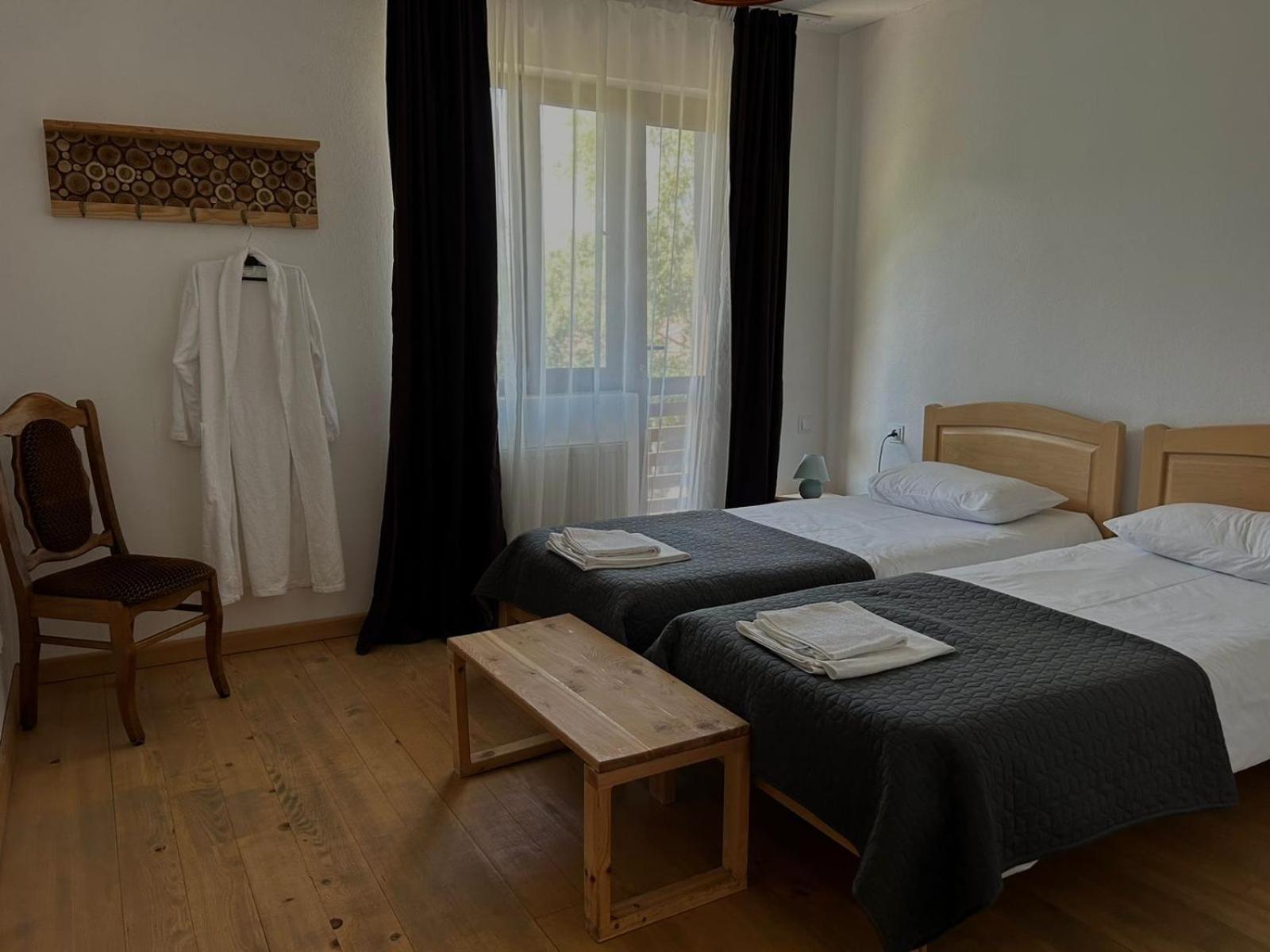 Beko'S Garden Inn Местія Екстер'єр фото