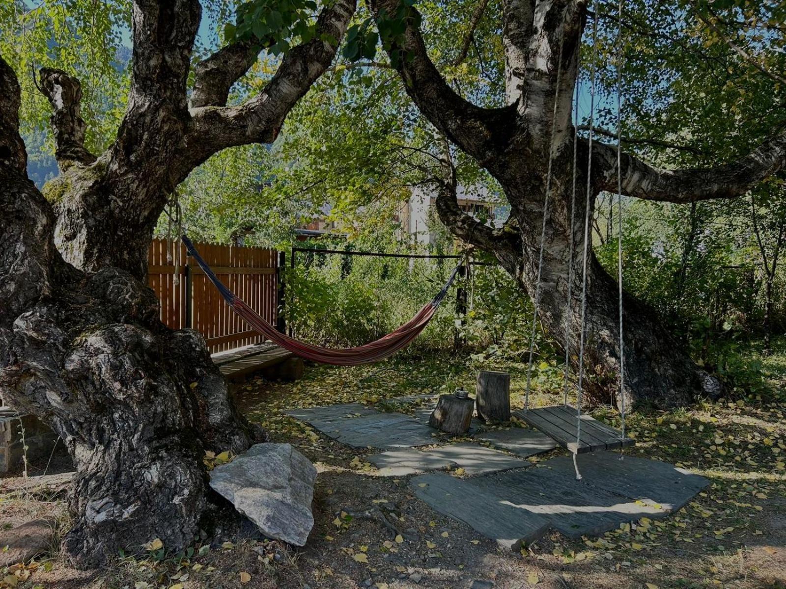Beko'S Garden Inn Местія Екстер'єр фото