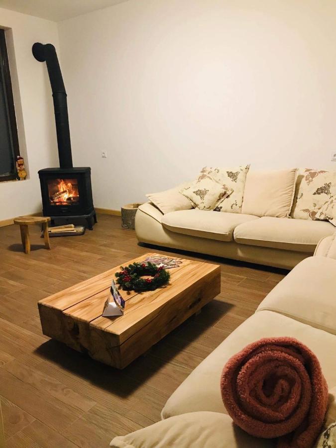 Beko'S Garden Inn Местія Екстер'єр фото